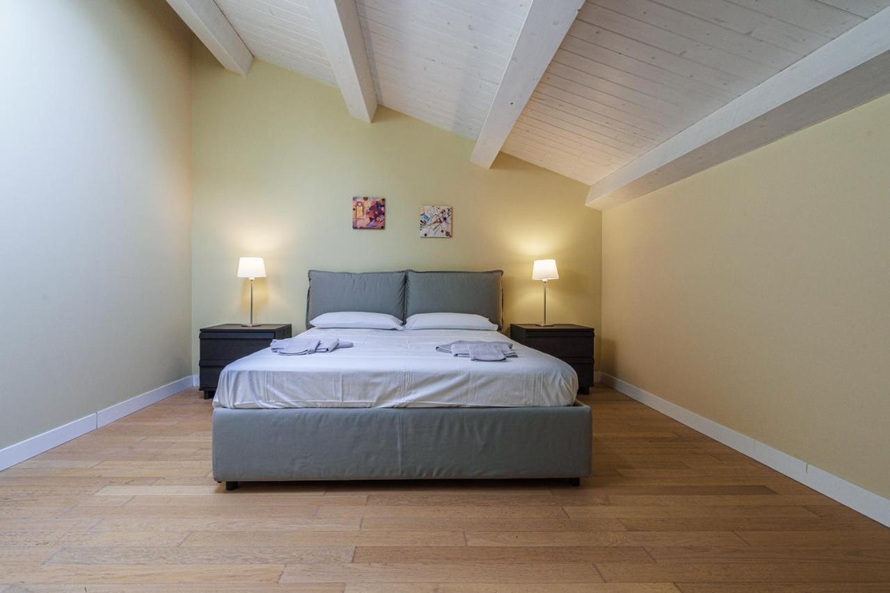 Holiday In Home Suite Archimede Catania Eksteriør bilde